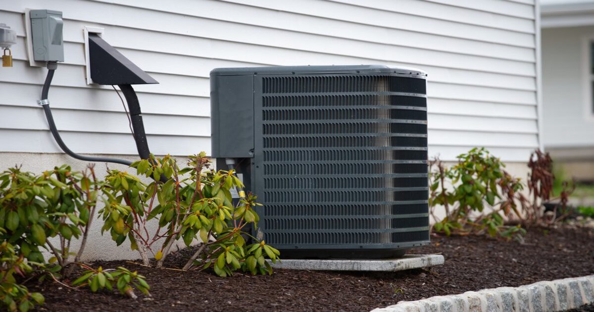 How Does the Air Conditioner Dehumidify Your Home?